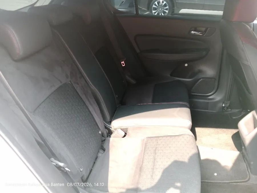 Foto Mobil Bekas Kabin Belakang Honda City 1.5 RS Hatchback tahun 2022