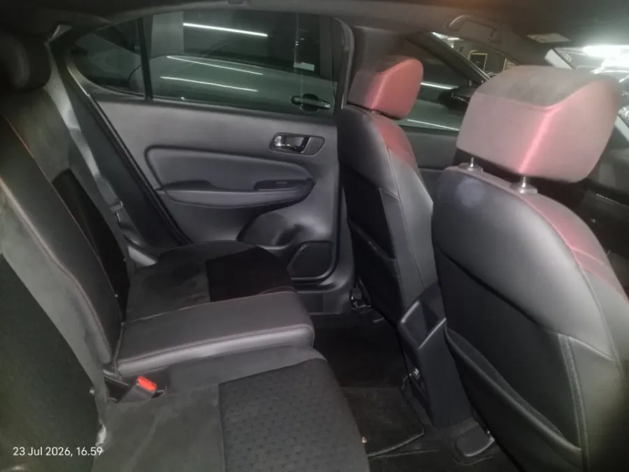 Foto Mobil Bekas Kabin Belakang Honda City 1.5 RS Hatchback tahun 2022