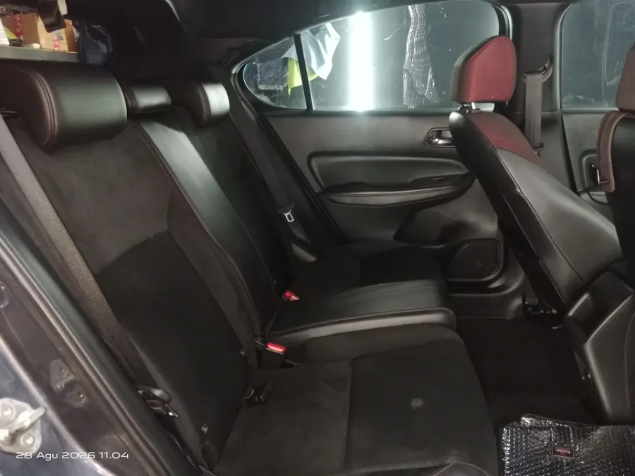 Foto Mobil Bekas Kabin Belakang Honda City 1.5 RS Hatchback tahun 2022