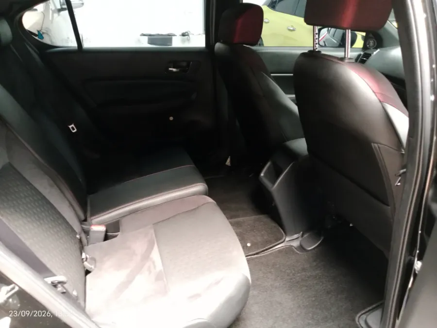 Foto Mobil Bekas Kabin Belakang Honda City 1.5 RS Hatchback tahun 2022