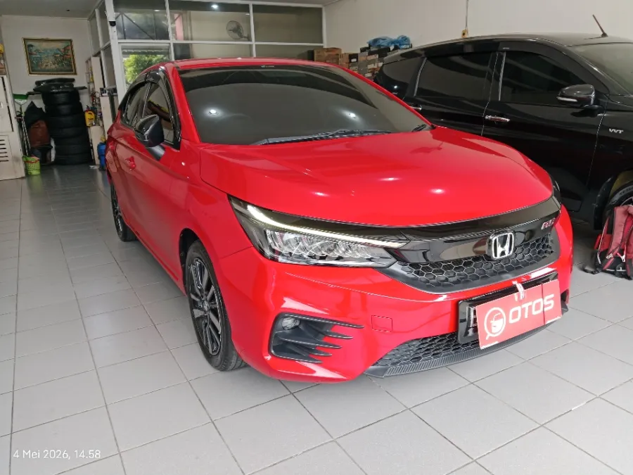 Foto Mobil Bekas Kanan Depan Honda City 1.5 RS Hatchback tahun 2022