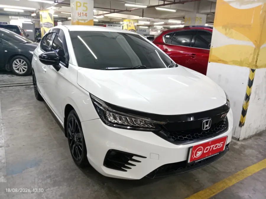 Foto Mobil Bekas Kanan Depan Honda City 1.5 RS Hatchback tahun 2022