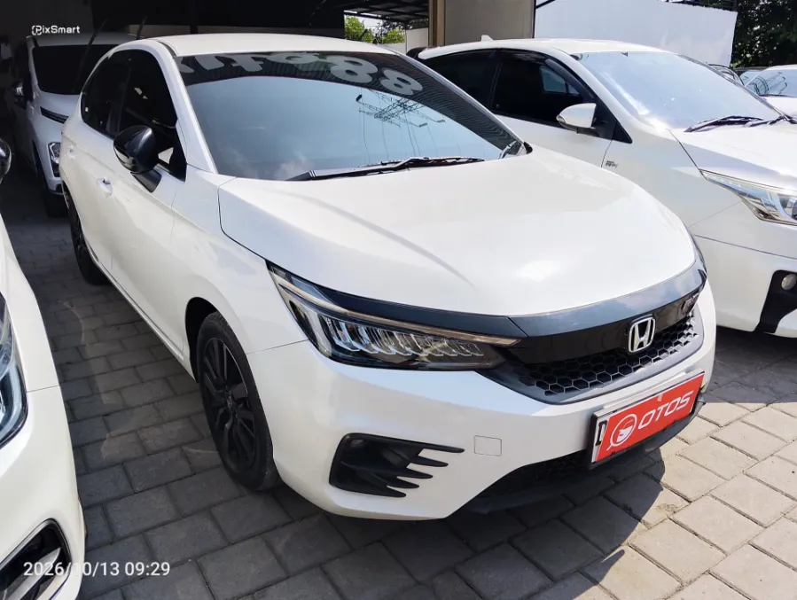 Foto Mobil Bekas Kanan Depan Honda City 1.5 RS Hatchback tahun 2022