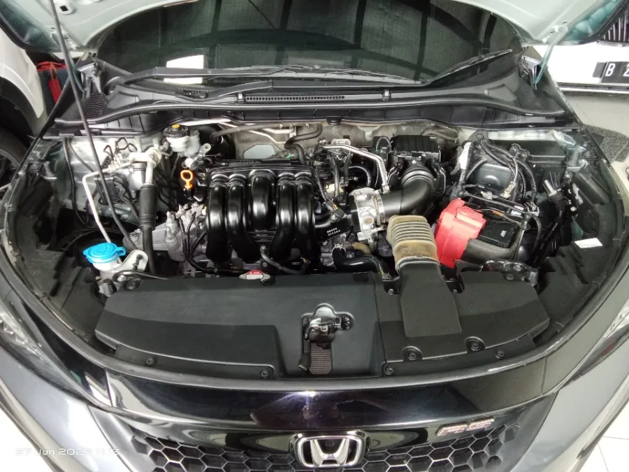 Foto Mobil Bekas Mesin Honda City 1.5 RS Hatchback tahun 2022