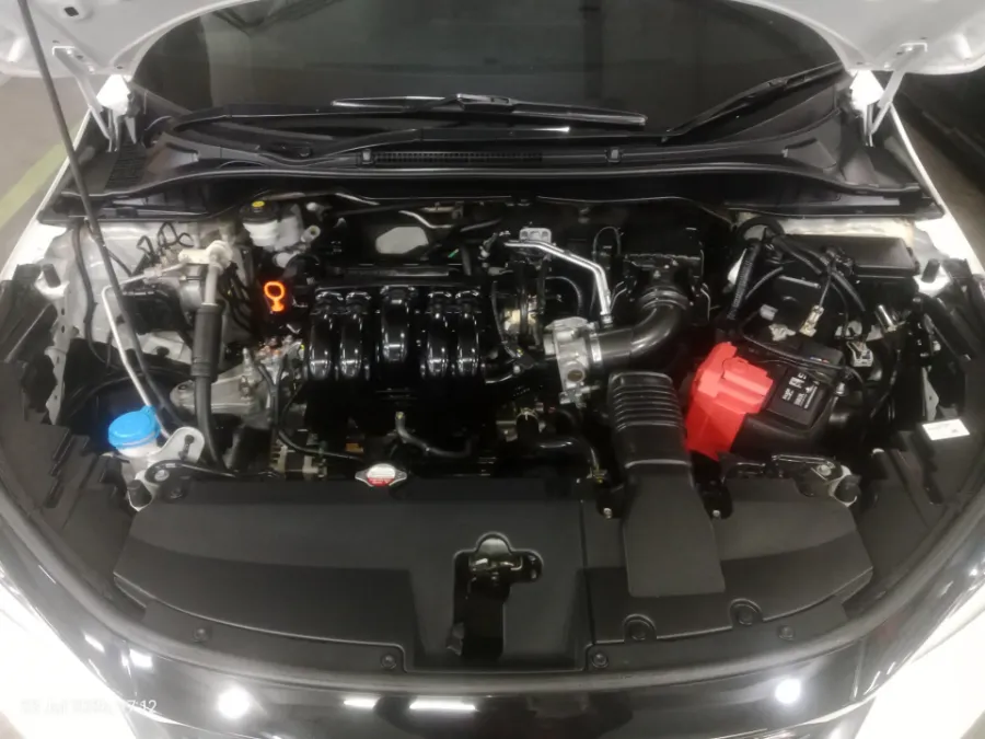 Foto Mobil Bekas Mesin Honda City 1.5 RS Hatchback tahun 2022