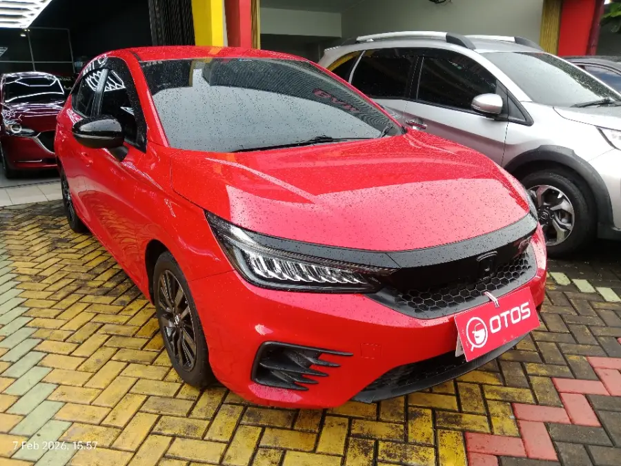 Foto Mobil Bekas Kanan Depan Honda City 1.5 RS Hatchback tahun 2023