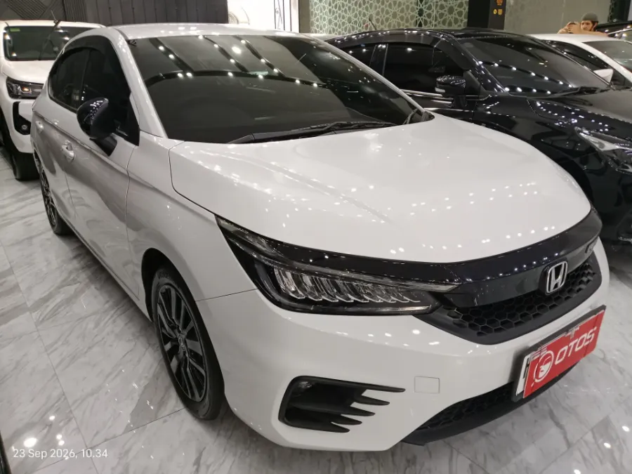 Foto Mobil Bekas Kanan Depan Honda City 1.5 RS Hatchback tahun 2023