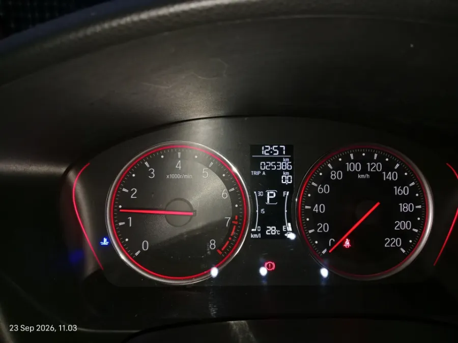 Foto Mobil Bekas Odometer Honda City 1.5 RS Hatchback tahun 2023