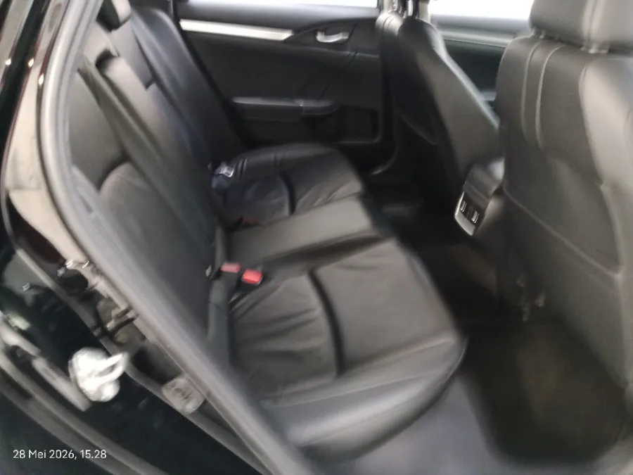 Foto Mobil Bekas Kabin Belakang Honda Civic 1.5 tahun 2016