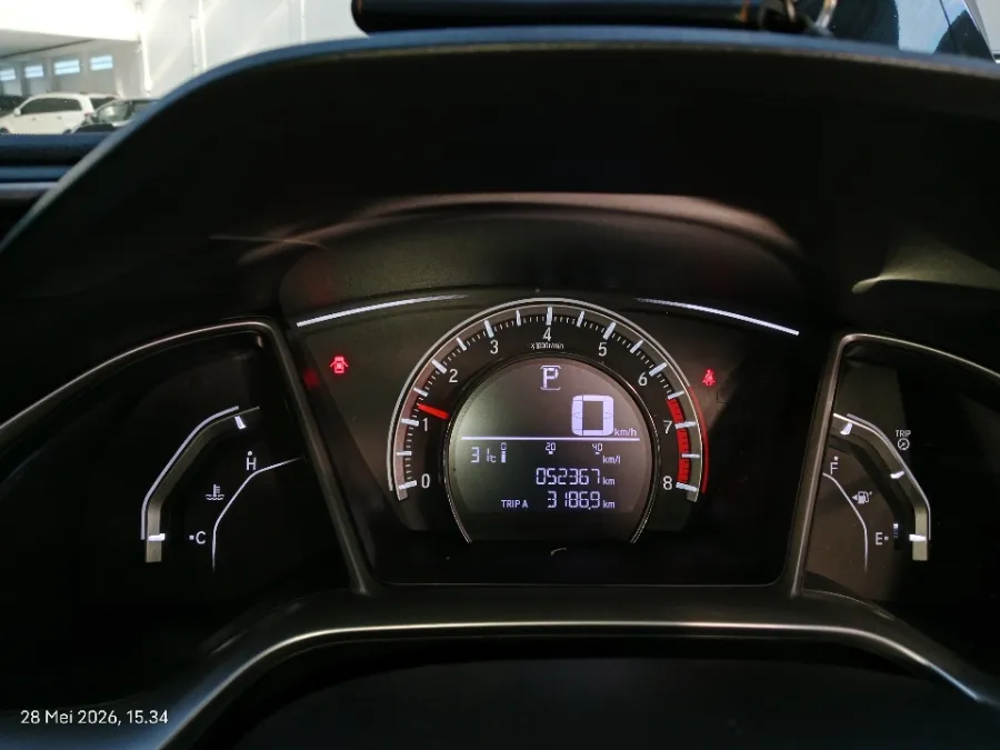 Foto Mobil Bekas Odometer Honda Civic 1.5 tahun 2016