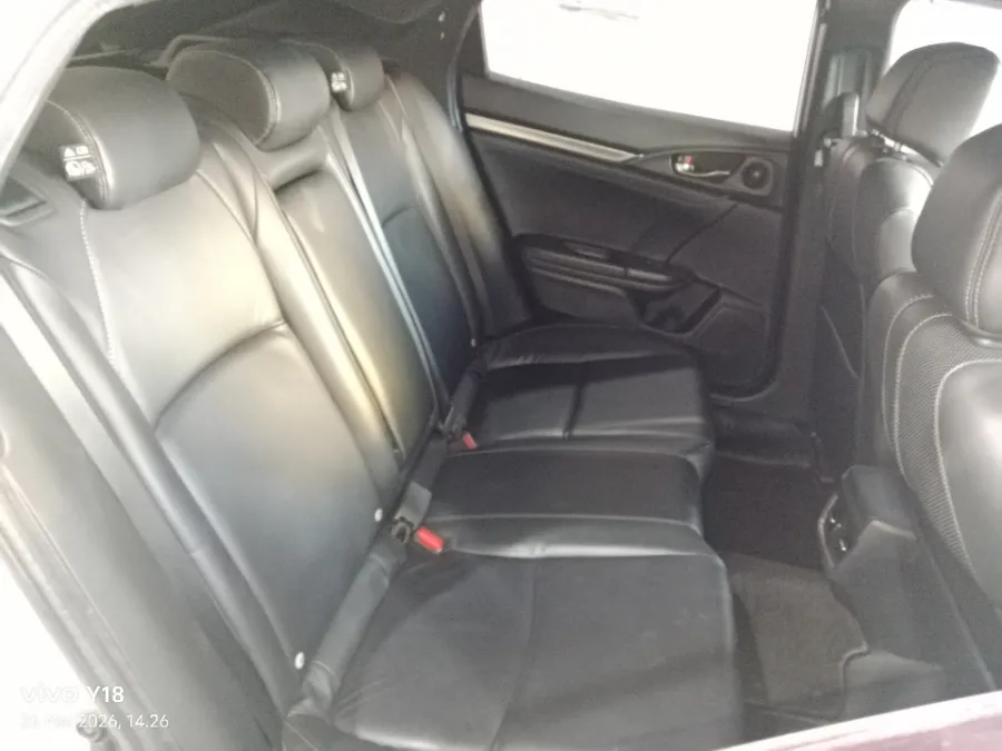 Foto Mobil Bekas Kabin Belakang Honda Civic 1.5 tahun 2018