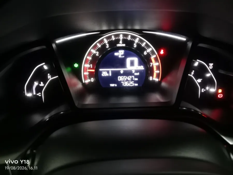 Foto Mobil Bekas Odometer Honda Civic 1.5 E tahun 2017