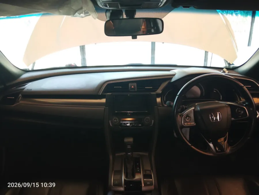 Foto Mobil Bekas Dashboard Honda Civic 1.5 E tahun 2018