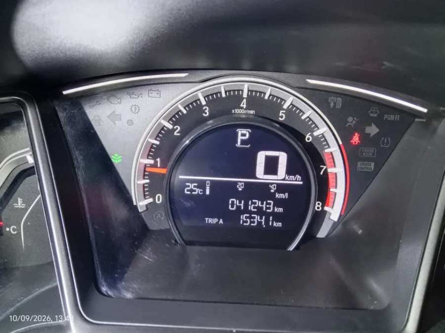 Foto Mobil Bekas Odometer Honda Civic 1.5 E tahun 2018