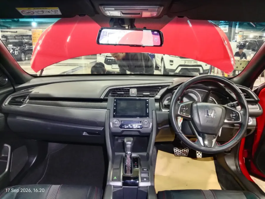 Foto Mobil Bekas Dashboard Honda Civic 1.5 E tahun 2020