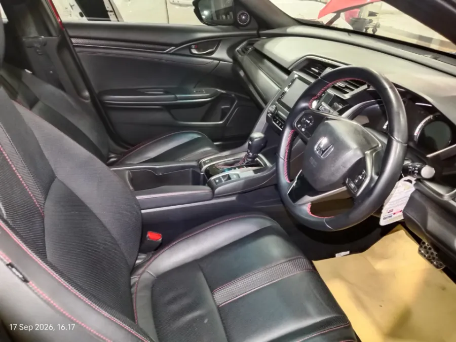 Foto Mobil Bekas Kabin Depan Honda Civic 1.5 E tahun 2020