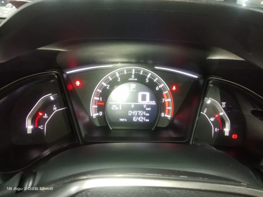 Foto Mobil Bekas Odometer Honda Civic 1.5 E tahun 2020