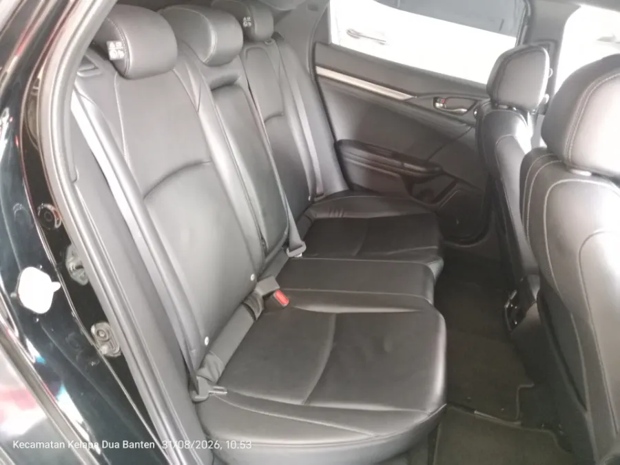 Foto Mobil Bekas Kabin Belakang Honda Civic 1.5 E Hatchback tahun 2019