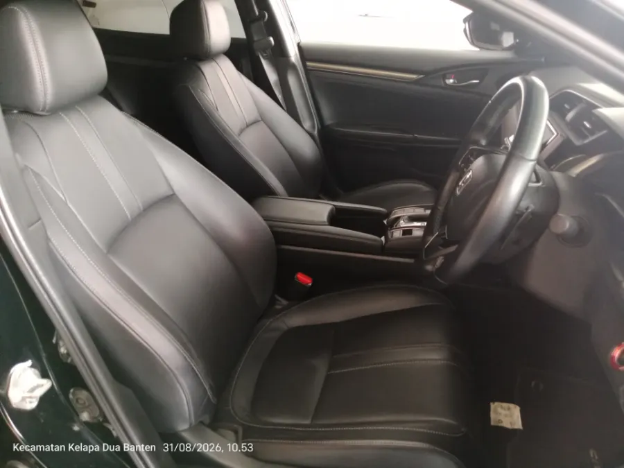 Foto Mobil Bekas Kabin Depan Honda Civic 1.5 E Hatchback tahun 2019