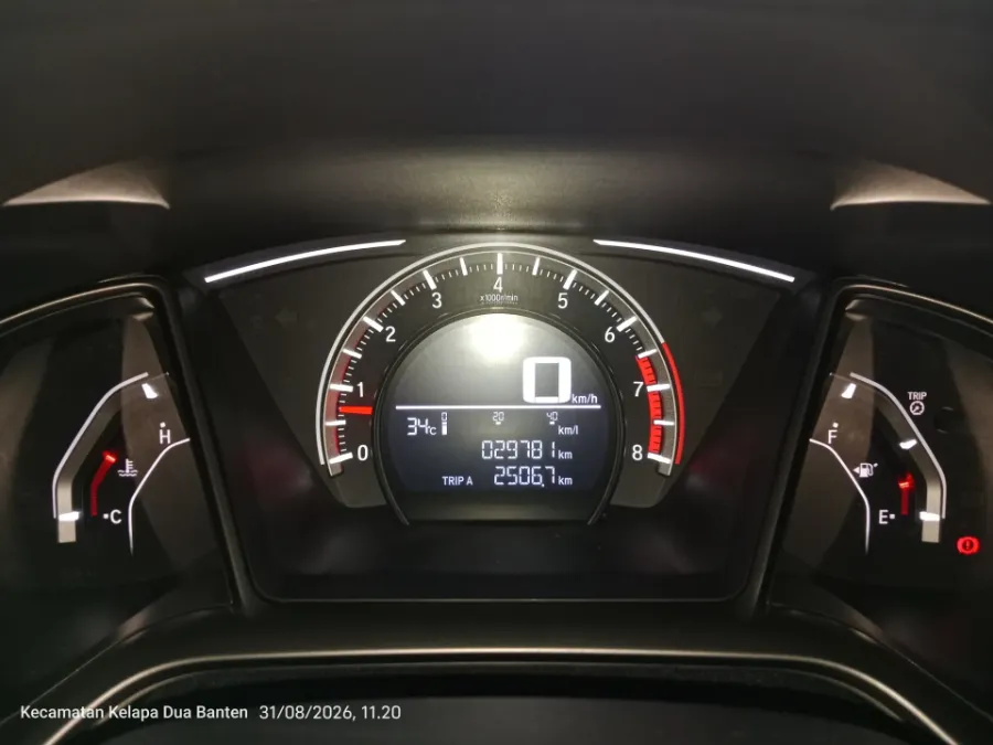 Foto Mobil Bekas Odometer Honda Civic 1.5 E Hatchback tahun 2019