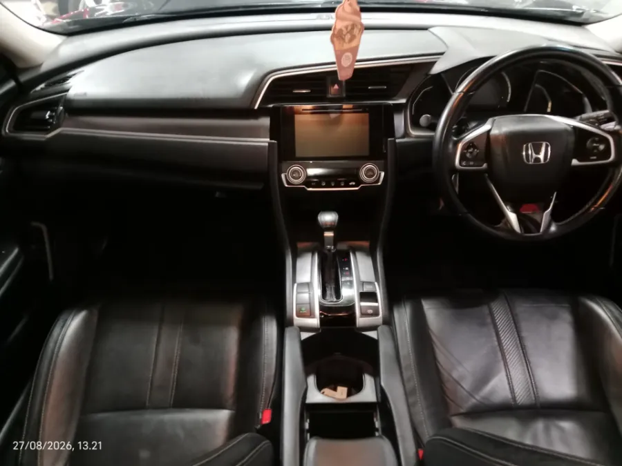Foto Mobil Bekas Dashboard Honda Civic 1.5 ES tahun 2016