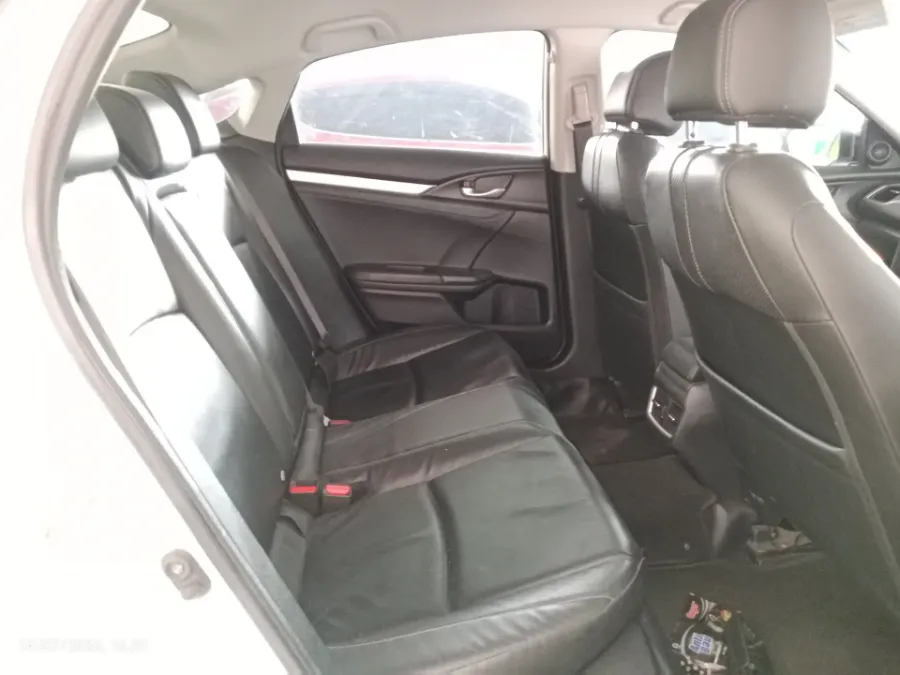 Foto Mobil Bekas Kabin Belakang Honda Civic 1.5 ES tahun 2016
