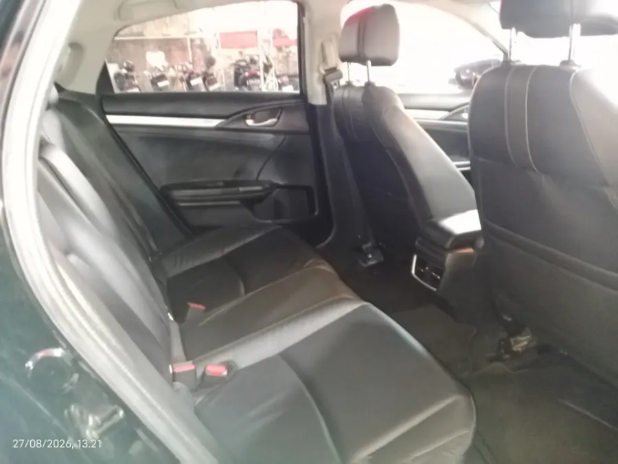 Foto Mobil Bekas Kabin Belakang Honda Civic 1.5 ES tahun 2016
