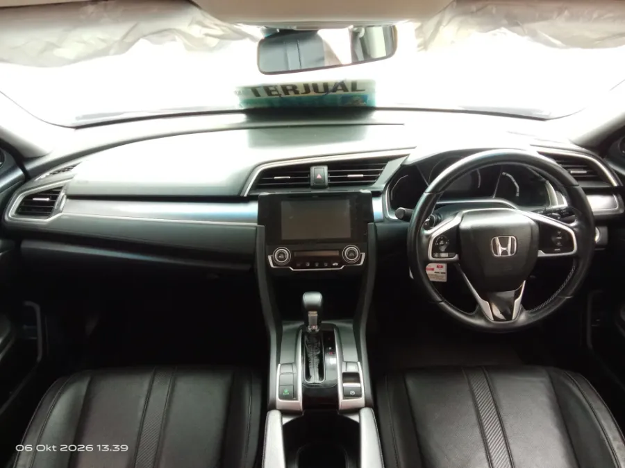 Foto Mobil Bekas Dashboard Honda Civic 1.5 ES tahun 2018