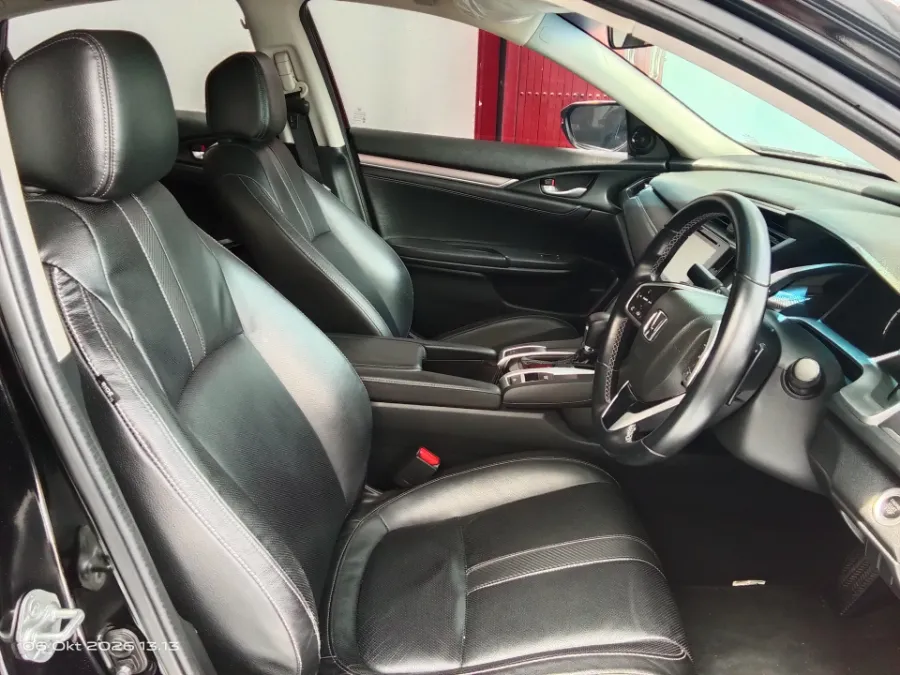 Foto Mobil Bekas Kabin Depan Honda Civic 1.5 ES tahun 2018
