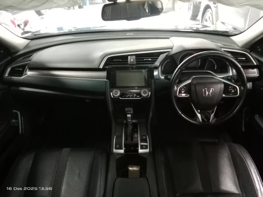 Foto Mobil Bekas Dashboard Honda Civic 1.5 ES tahun 2019