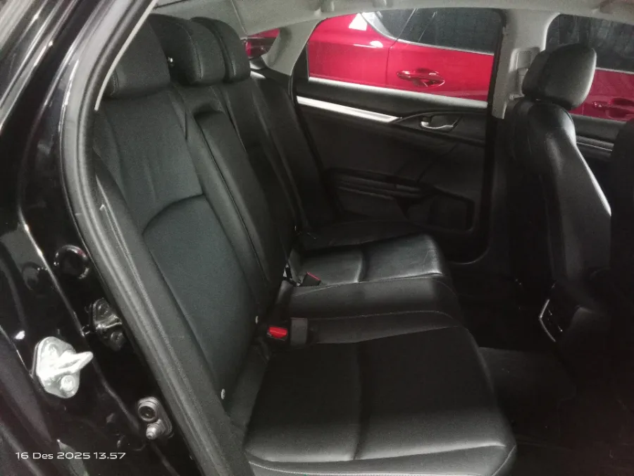 Foto Mobil Bekas Kabin Belakang Honda Civic 1.5 ES tahun 2019