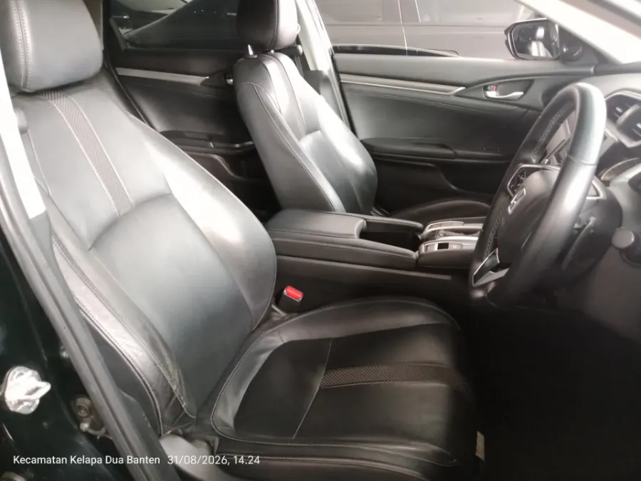 Foto Mobil Bekas Kabin Depan Honda Civic 1.5 ES tahun 2020