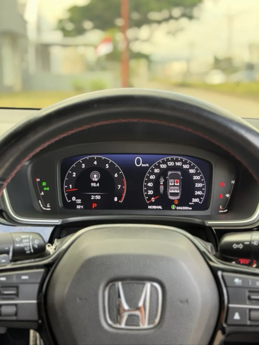 Foto Mobil Bekas Odometer Honda Civic 1.5 RS tahun 2022
