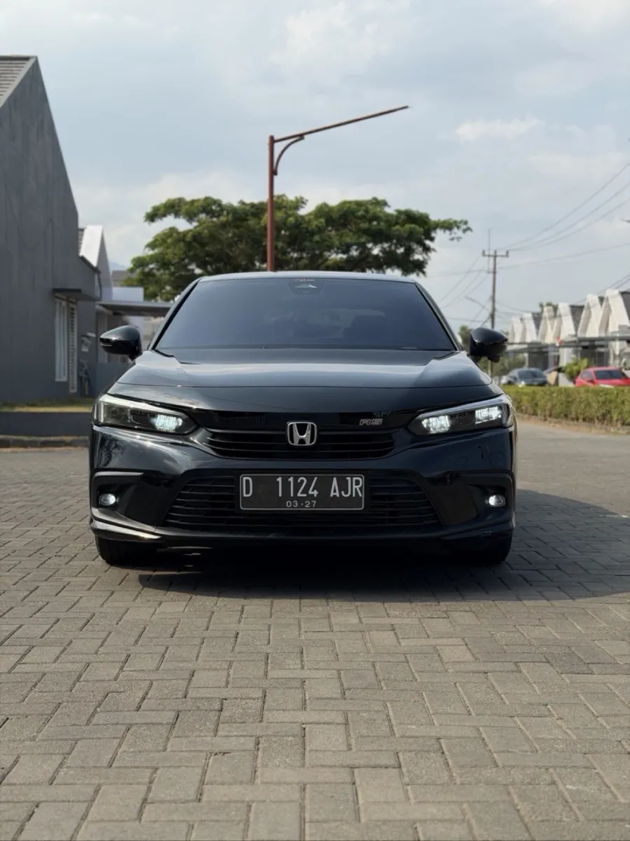 Foto Mobil Bekas Tampak Depan Honda Civic 1.5 RS tahun 2022