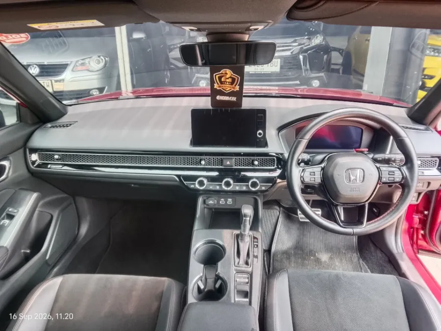 Foto Mobil Bekas Dashboard Honda Civic 1.5 RS tahun 2023