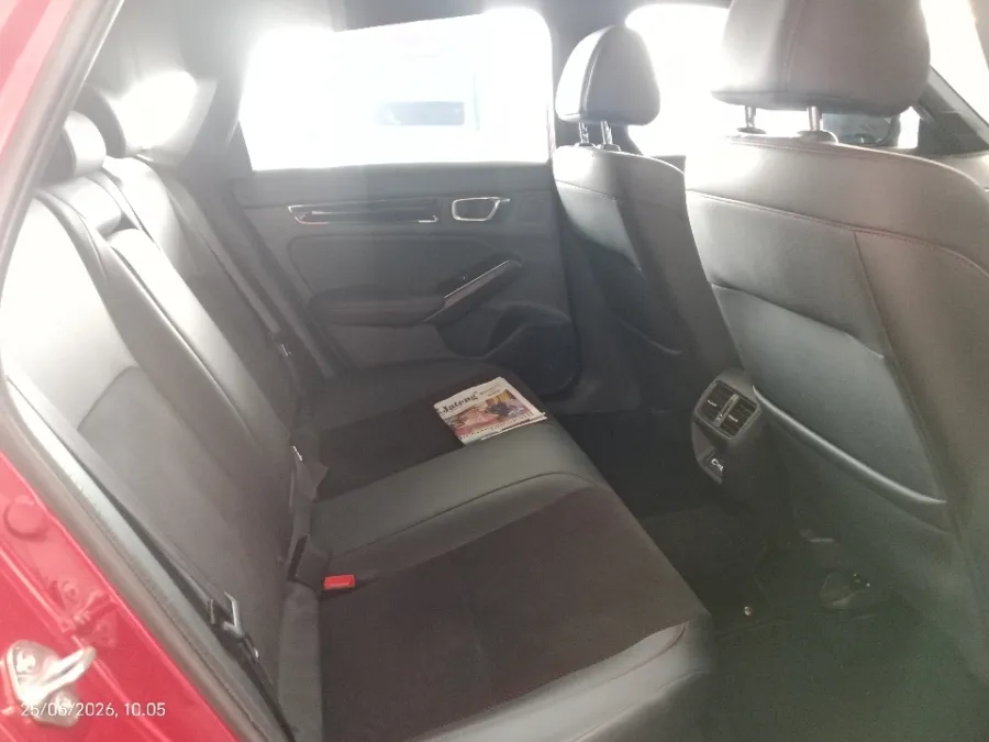 Foto Mobil Bekas Kabin Belakang Honda Civic 1.5 RS tahun 2023