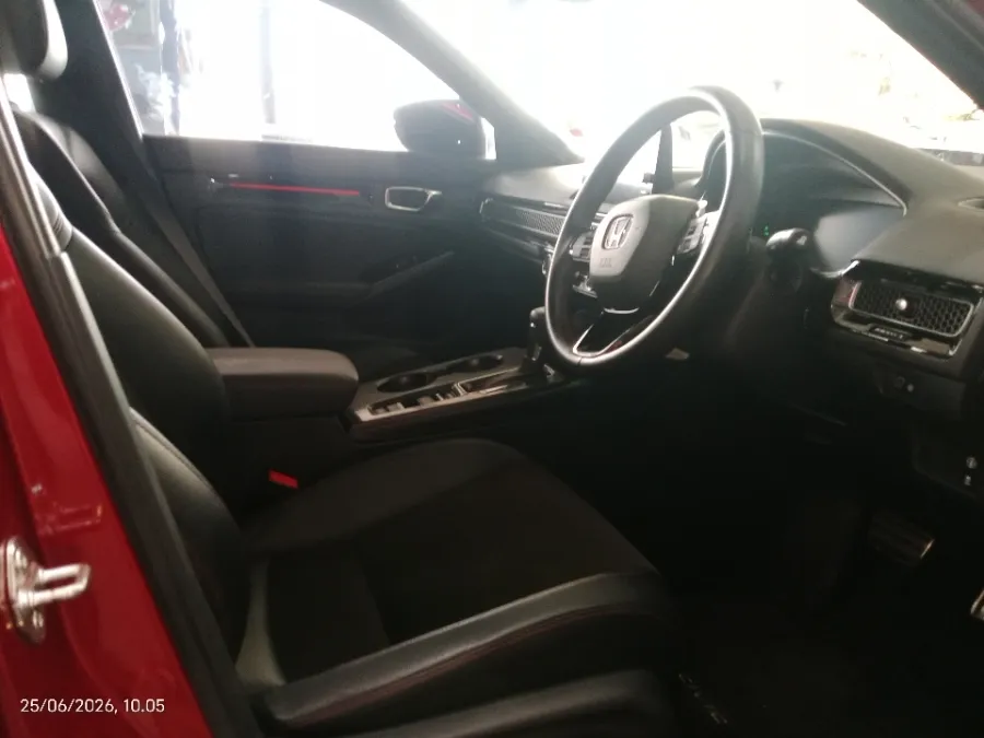 Foto Mobil Bekas Kabin Depan Honda Civic 1.5 RS tahun 2023