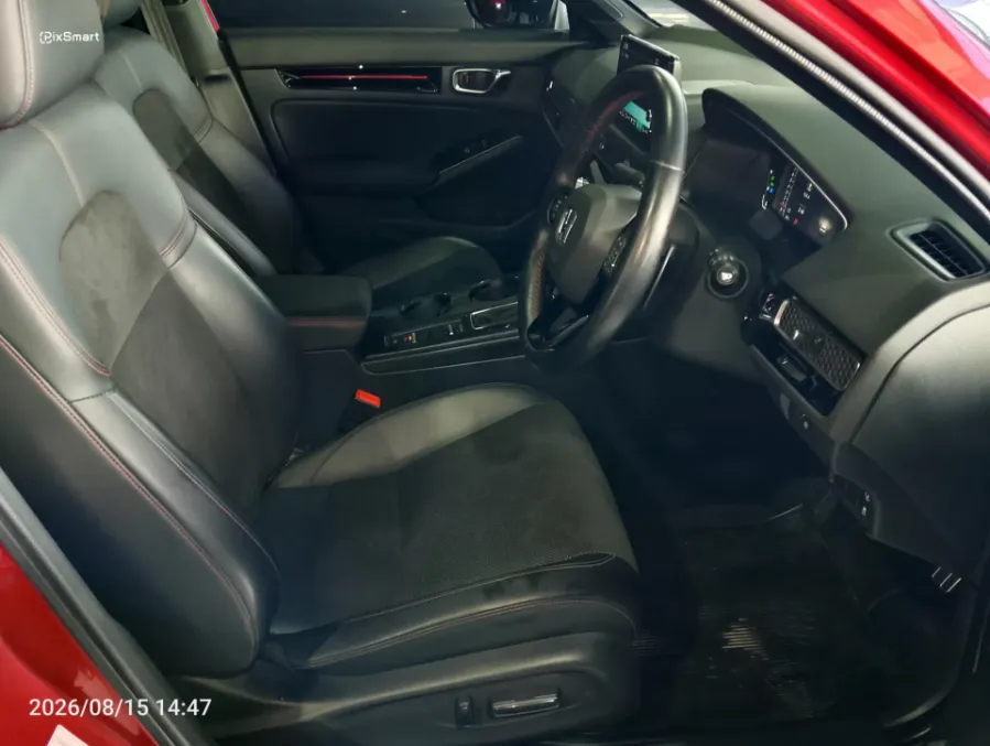 Foto Mobil Bekas Kabin Depan Honda Civic 1.5 RS tahun 2023