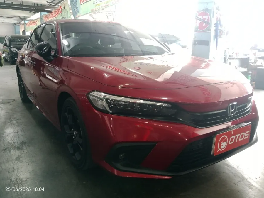 Foto Mobil Bekas Kanan Depan Honda Civic 1.5 RS tahun 2023