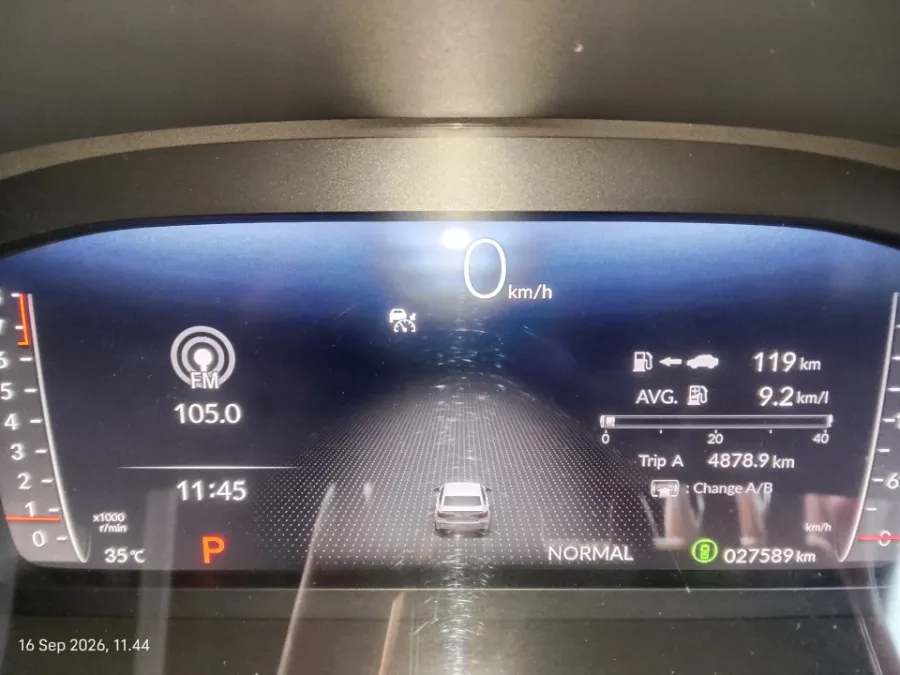 Foto Mobil Bekas Odometer Honda Civic 1.5 RS tahun 2023