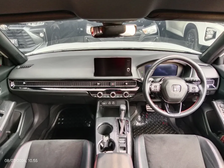 Foto Mobil Bekas Dashboard Honda Civic 1.5 RS tahun 2024