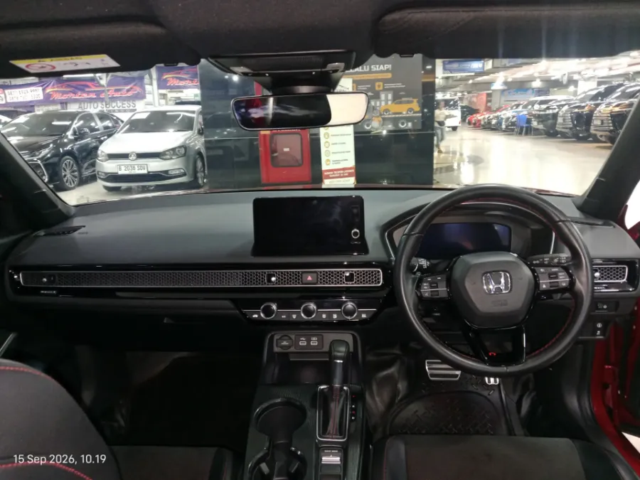 Foto Mobil Bekas Dashboard Honda Civic 1.5 RS tahun 2024
