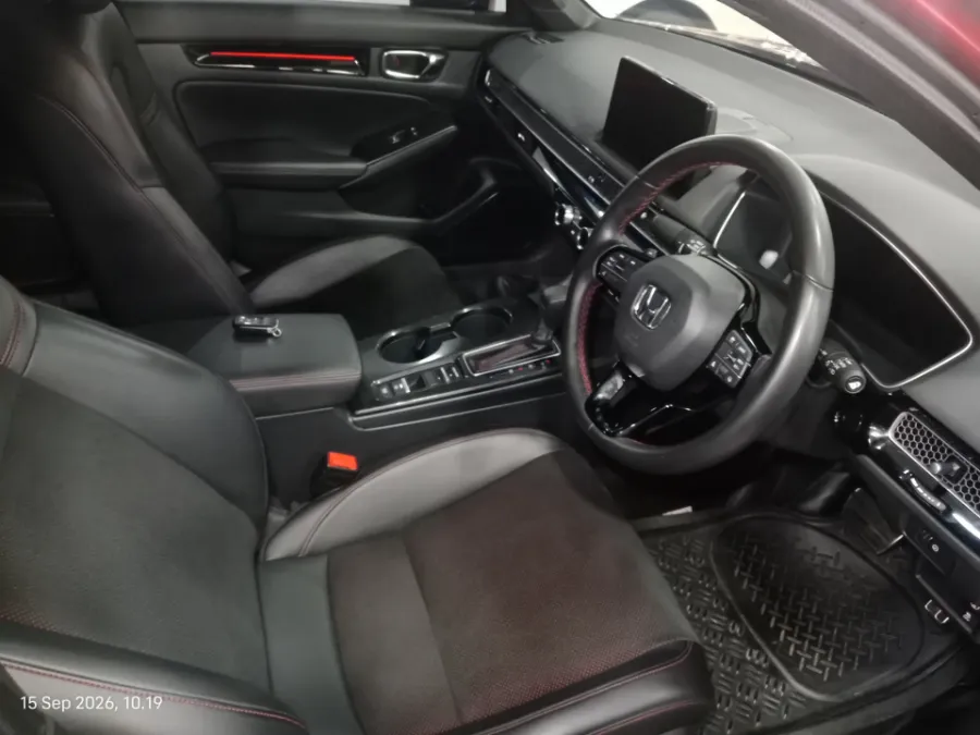 Foto Mobil Bekas Kabin Depan Honda Civic 1.5 RS tahun 2024