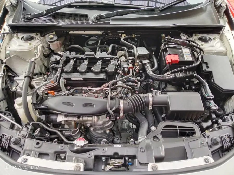 Foto Mobil Bekas Mesin Honda Civic 1.5 RS tahun 2024