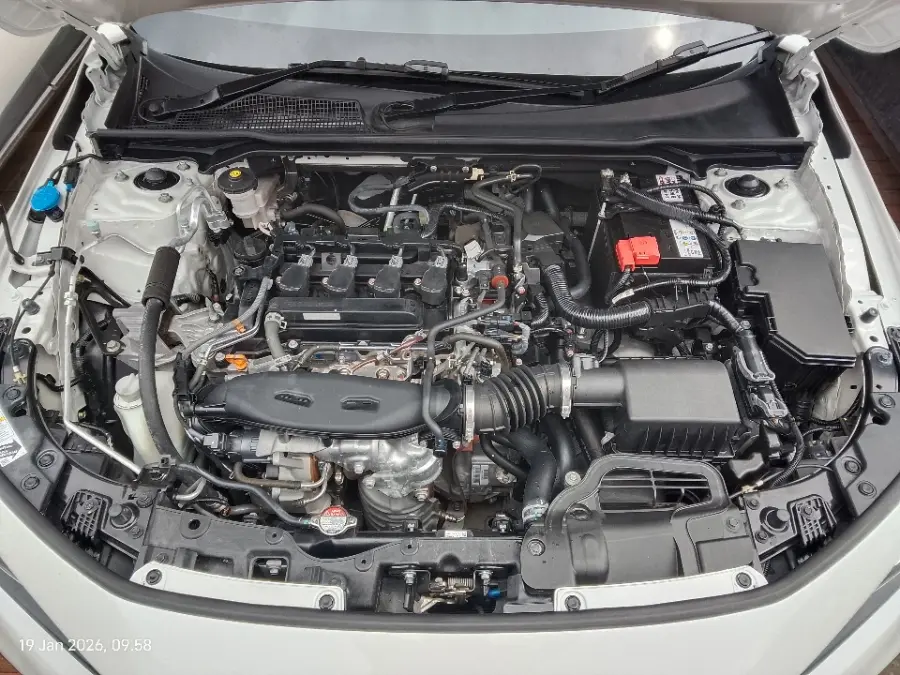 Foto Mobil Bekas Mesin Honda Civic 1.5 RS tahun 2024