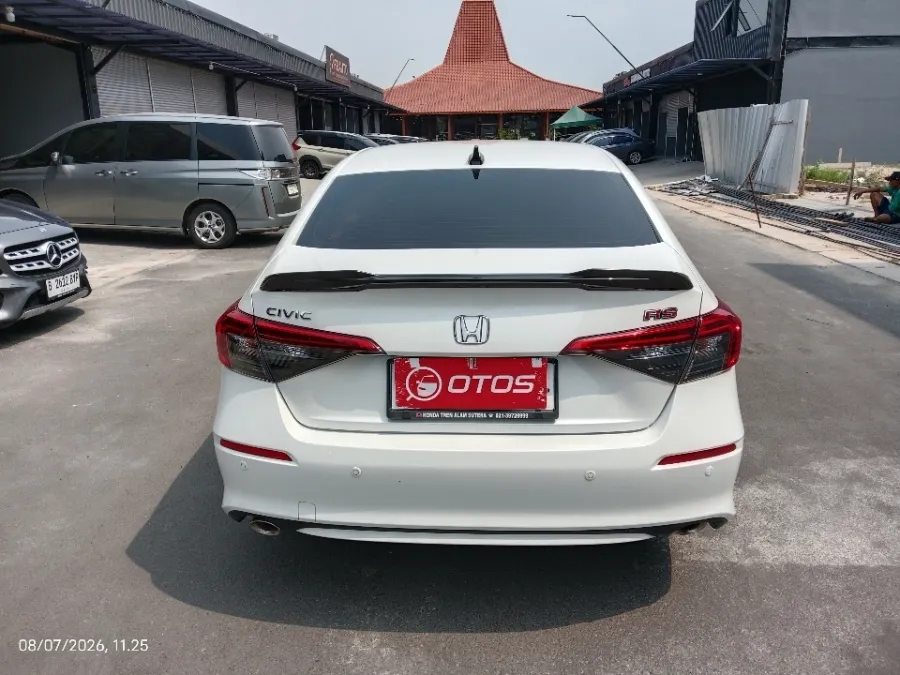 Foto Mobil Bekas Tampak Belakang Honda Civic 1.5 RS tahun 2024