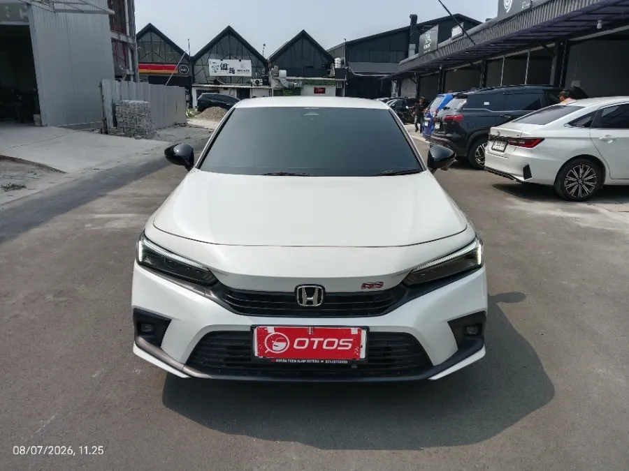 Foto Mobil Bekas Tampak Depan Honda Civic 1.5 RS tahun 2024
