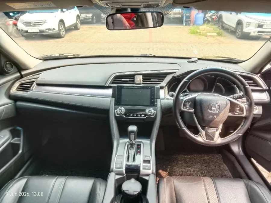 Foto Mobil Bekas Dashboard Honda Civic 1.5 Turbo tahun 2016