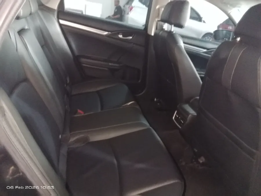 Foto Mobil Bekas Kabin Belakang Honda Civic 1.5 Turbo tahun 2016