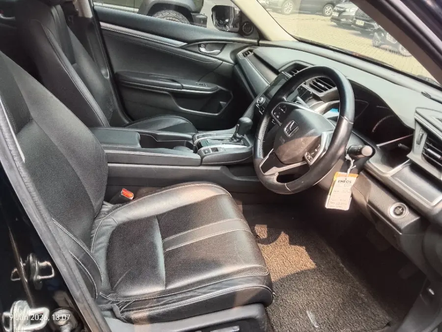 Foto Mobil Bekas Kabin Depan Honda Civic 1.5 Turbo tahun 2016